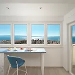 Sea View 4 In Apartament *