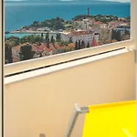 Sea View 4 In